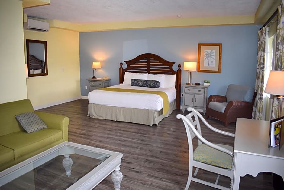 Photo 1 of 9 of King Suite with Sofa Bed Waterfront - Non Smoking/1st Floor