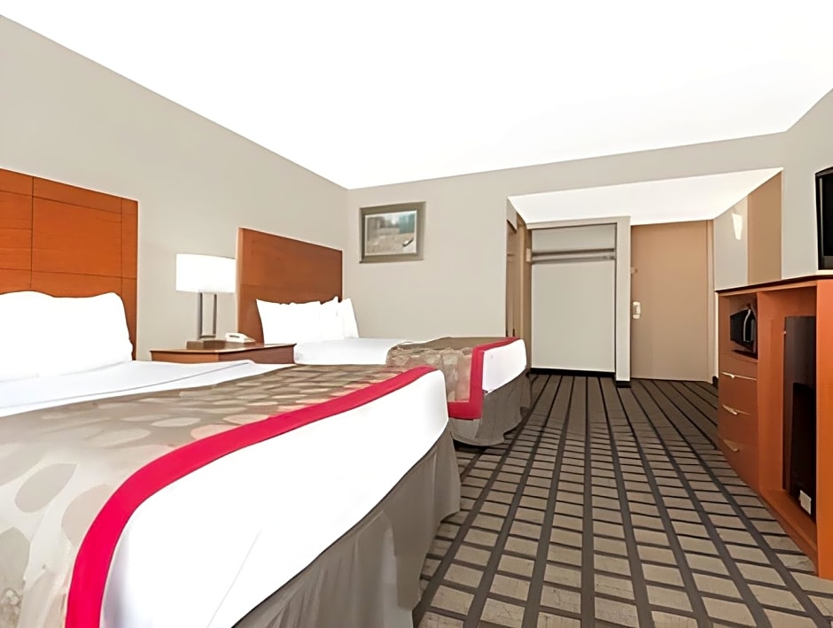 Ramada by Wyndham Lexington North Hotel & Conference Center