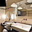 The Cincinnatian Hotel, Curio Collection by Hilton