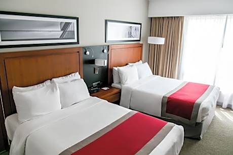 Quadruple Room with Pool View - Non Smoking