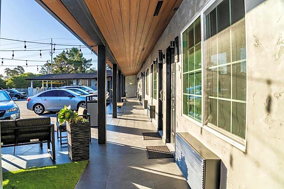 Monterey Surf Inn