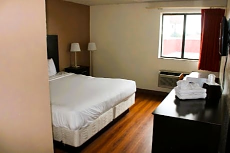 King Bed Smoking