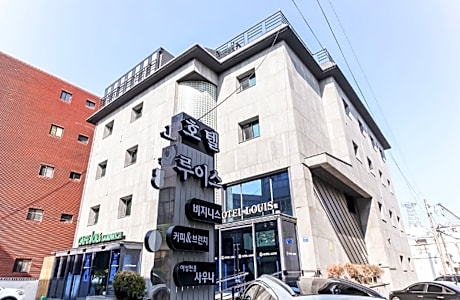Louis Hotel