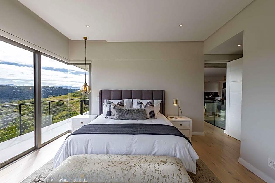 Villa Pacifico - 4BR Hilltop Lux Pool & View