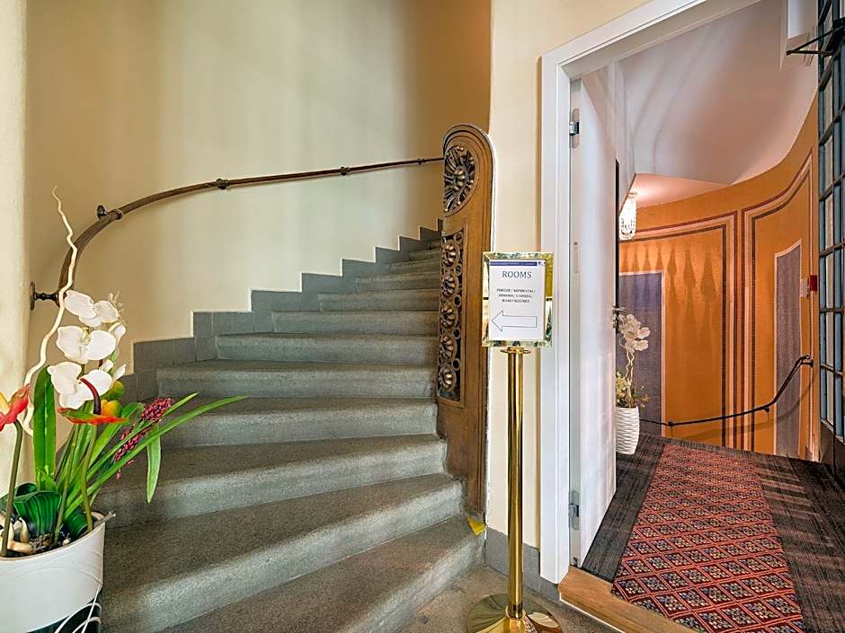 Ea Hotel Rokoko