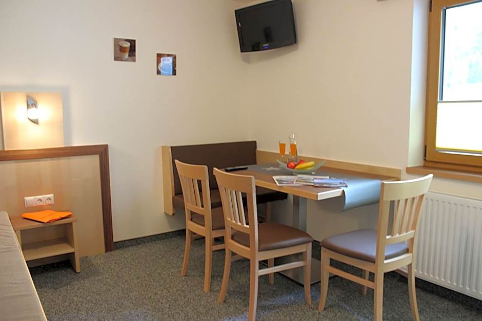 Haus Alpina & Landhaus Schöpf