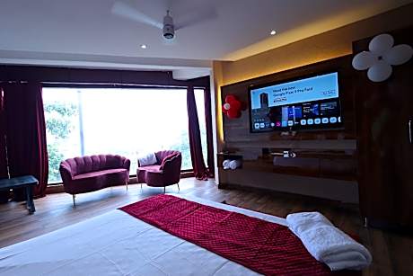 Hotel M2M , Narela