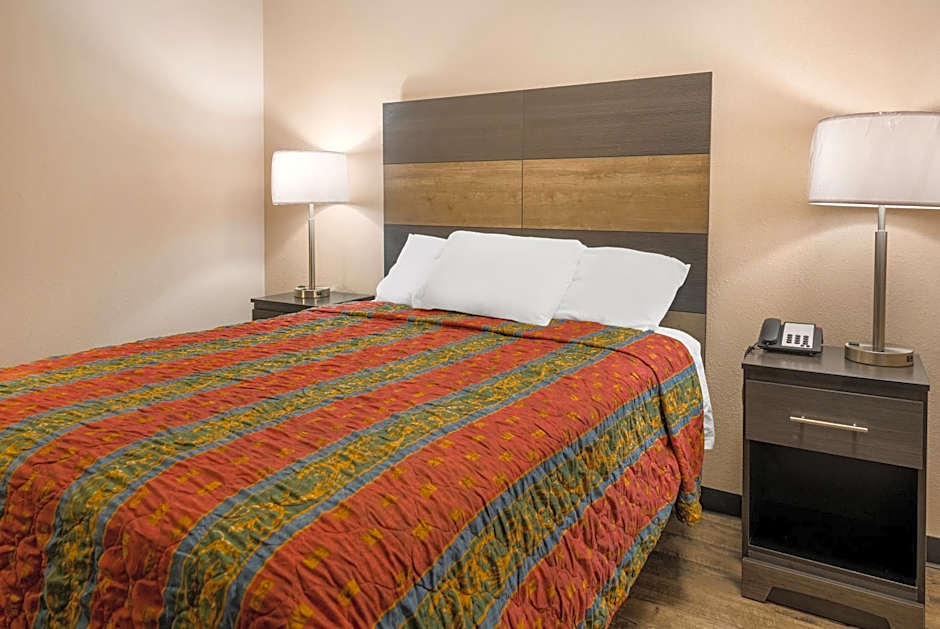 Knights Inn Grand Rapids East