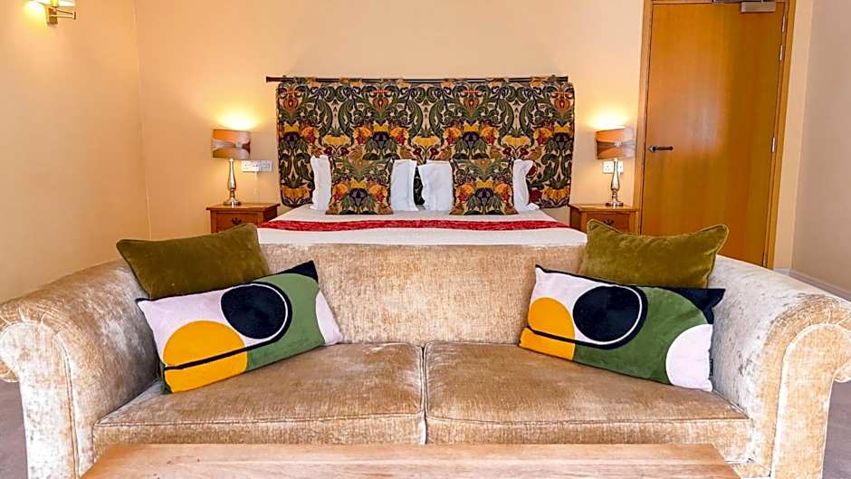 The Pheasant Public House & Hotel