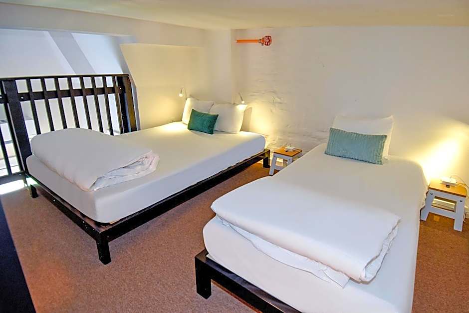Photo 1 of 3 of 1 Queen Bed, Top Floor