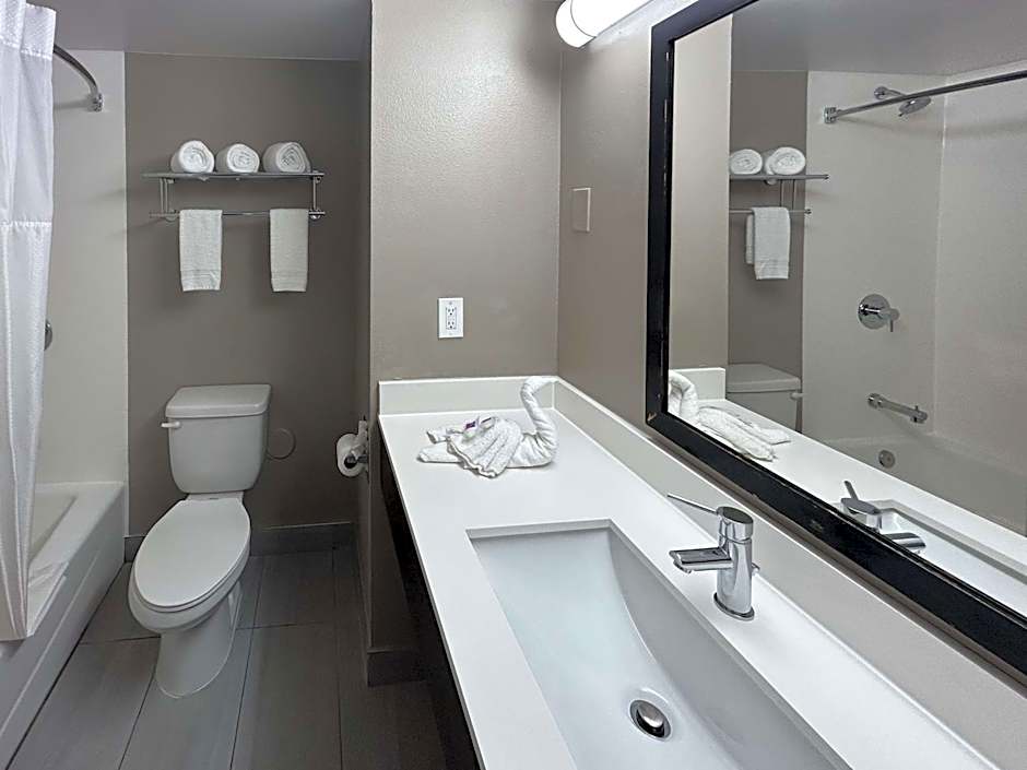 Studio 6 Suites Carson, CA