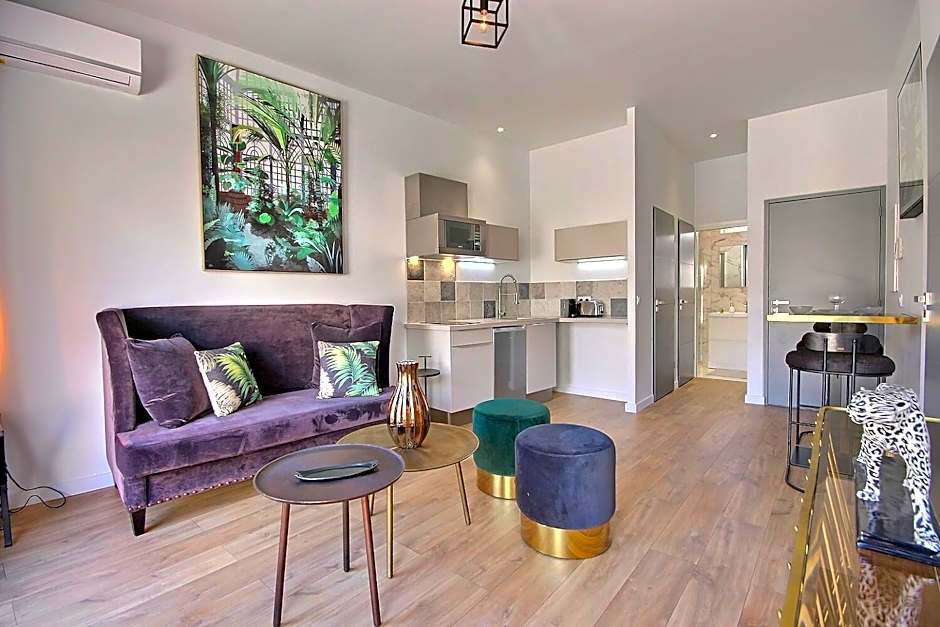 LES TOITS DU VIEUX-PORT