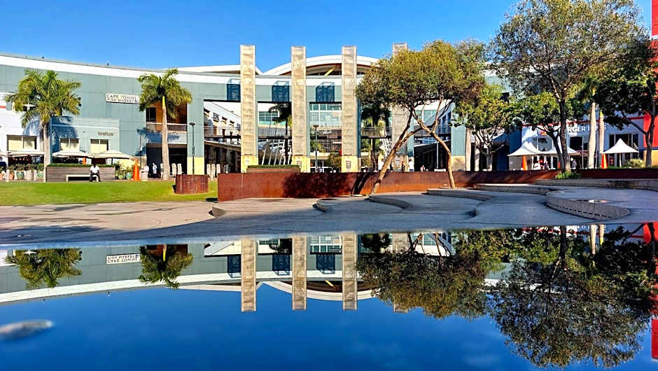 Luxury Bellagio 002 with Sea Views and Inverter