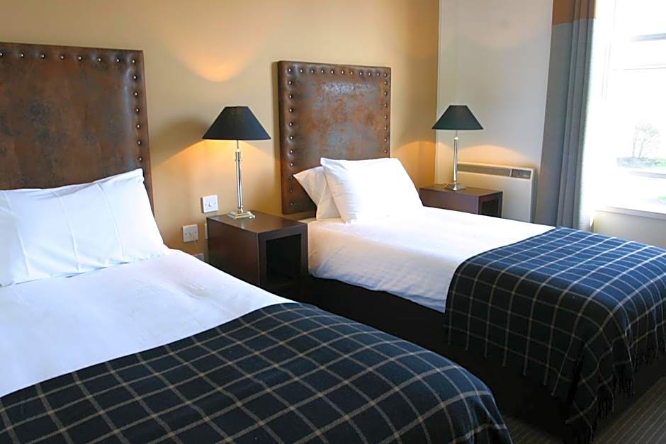 Eight Acres Hotel