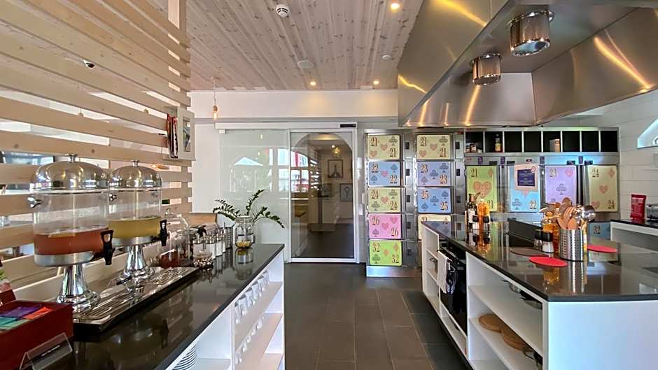 GRAND your home with common kitchens with self check-in
