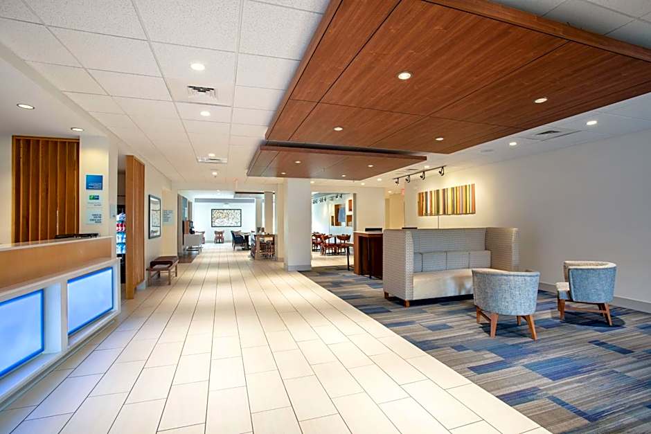 Holiday Inn Express & Suites Manhattan By IHG