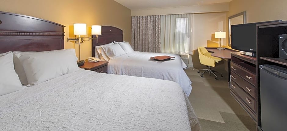 Hampton Inn & Suites Pensacola I-10 N at University Town Plaza