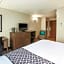 La Quinta Inn & Suites by Wyndham Sturbridge