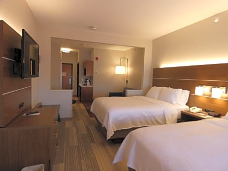Standard Room with Two Queen Beds
