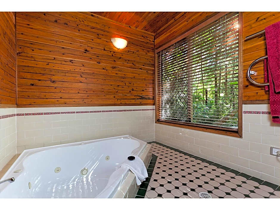 The Mouses House Rainforest Retreat