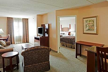 1-Bedroom Suite with 2 Double Beds