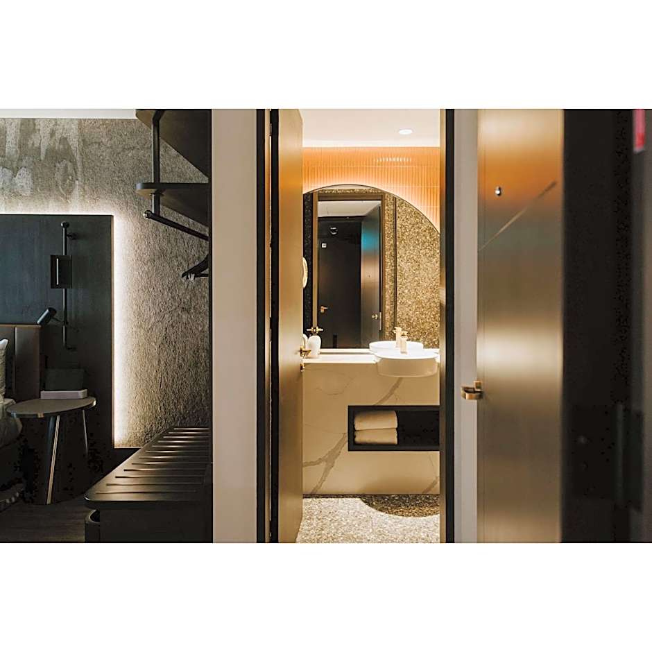 The Motley Hotel Richmond, Tapestry Collection by Hilton