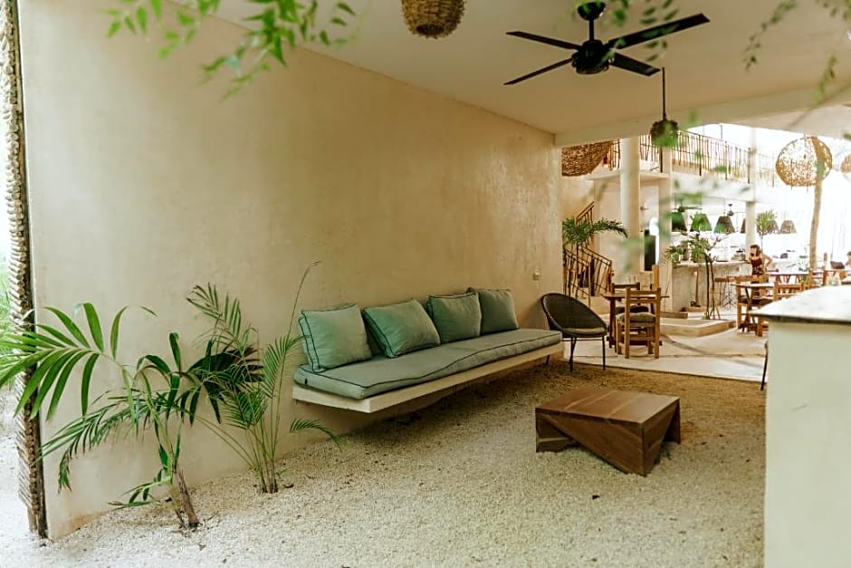 Koos Tulum Hotel