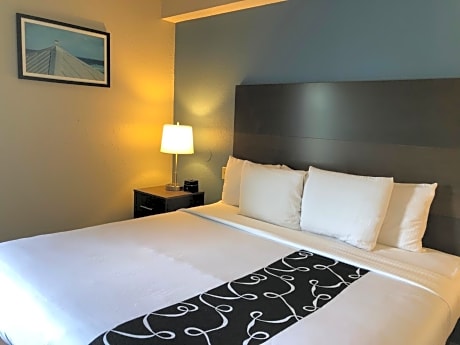 La quinta inn pillows outlet