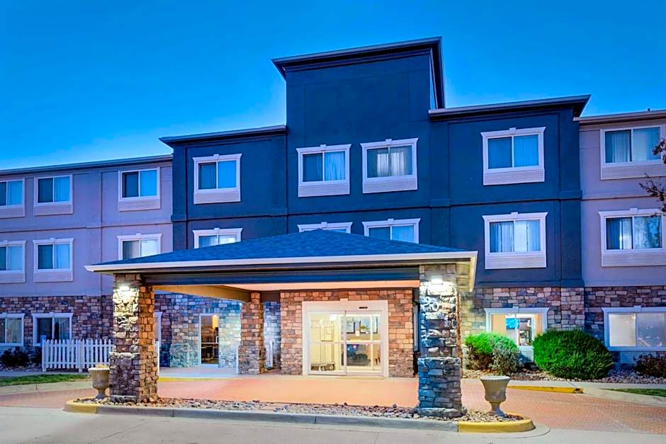 Baymont by Wyndham Henderson-Northeast Denver