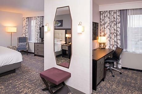 King Studio Suite