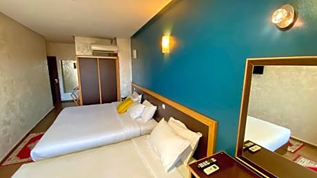 Triple Room with Private Terrace