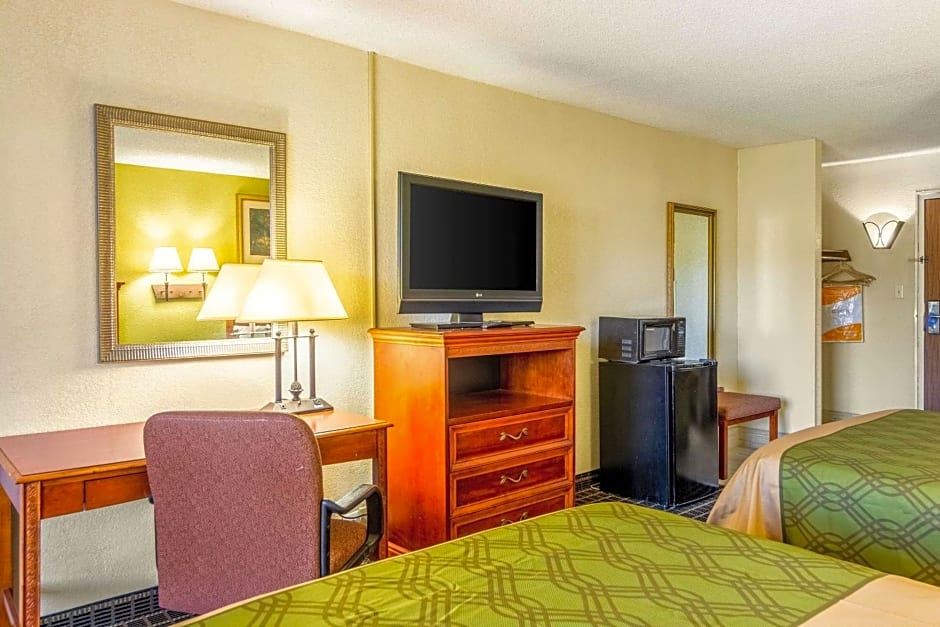 Rodeway Inn Central