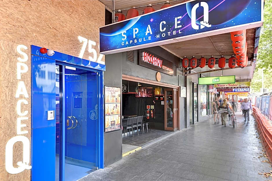 Space Q Capsule Hotel