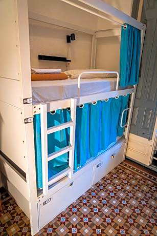 Bed in 4-Bed Mixed Dormitory Room
