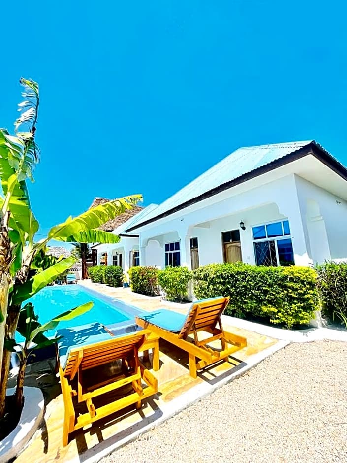 AROYA Boutique Hotel