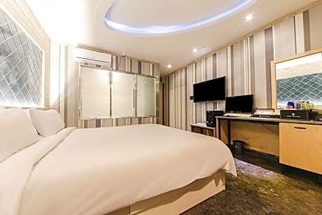 Double Room with Spa Bath