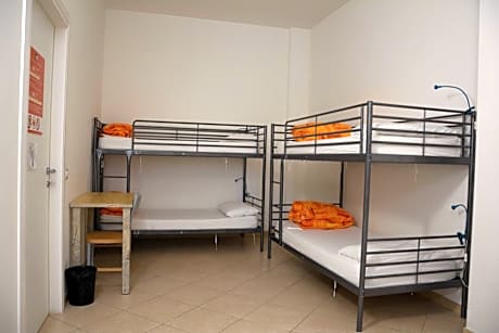 Bed in 4-Bed Mixed Dormitory Room