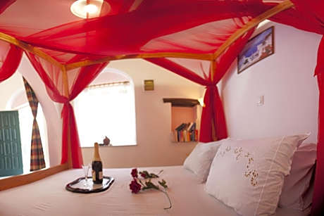 Special Offer - Studio with Pool View and Car Rental (2 Adults)