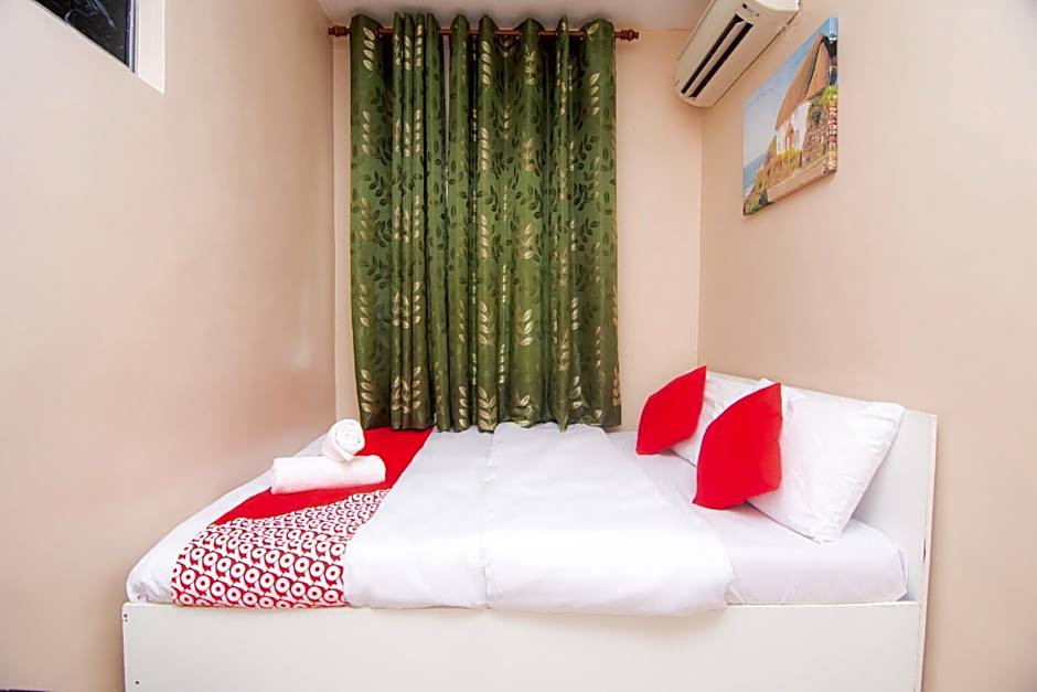 OYO 1224 Hotel Hajah Rohayah