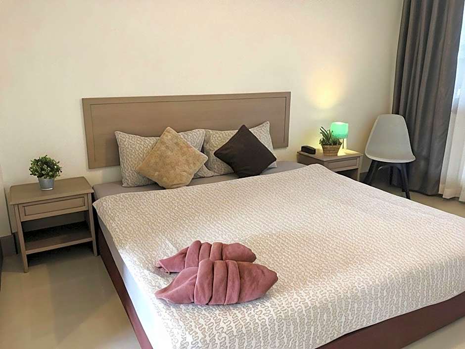 Sunday Ayothaya Hotel