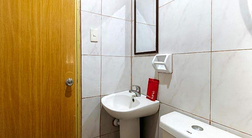 RedDoorz near SM Batangas City