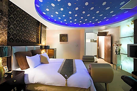 Crystal Business Motel