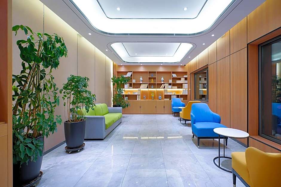 Green Tree Inn Urumqi San'gong Metro Station Exit