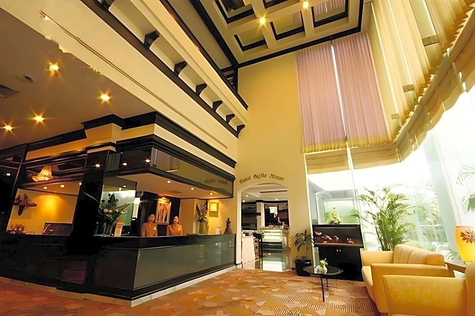 Louis Tavern Hotel - SHA Certified