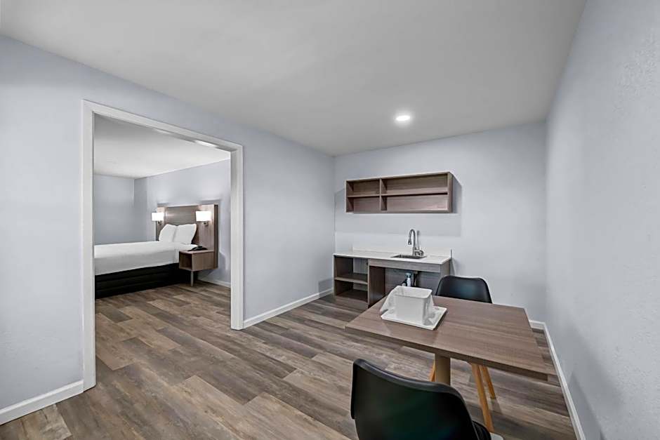 Suburban Studios Newport News - Hampton