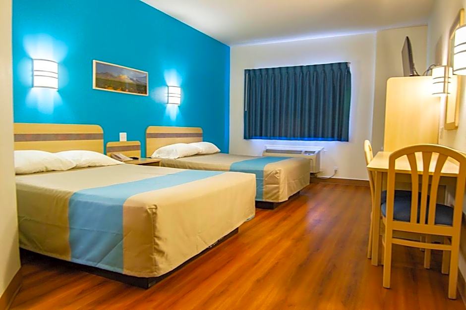 Motel 6-Las Cruces, NM - Telshor