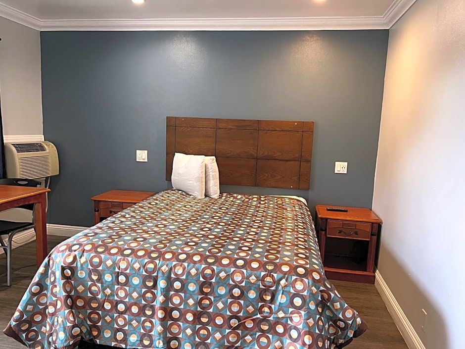 SOFI MOTEL