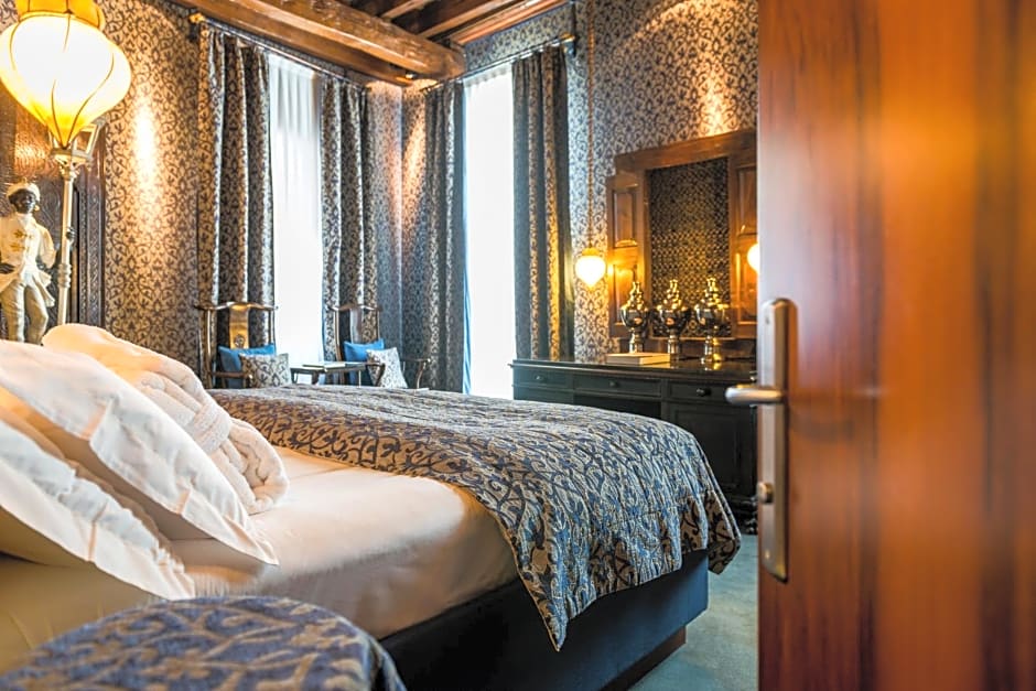 Photo 1 of 24 of Junior Suite