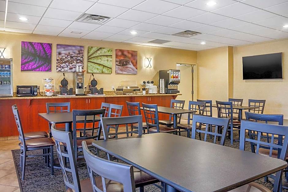Sleep Inn & Suites Airport
