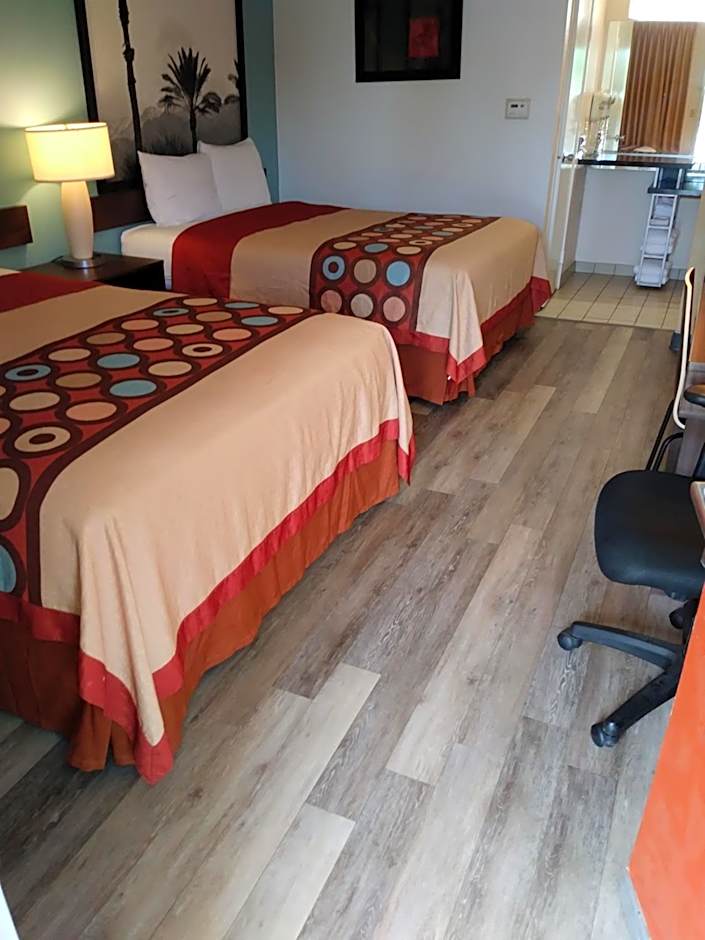 Super 8 by Wyndham Indio